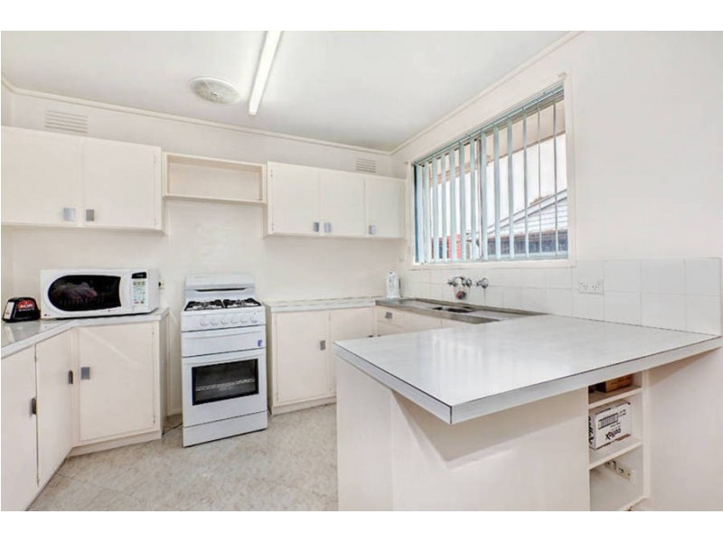 17 Tooradin Avenue, Dallas VIC 3047