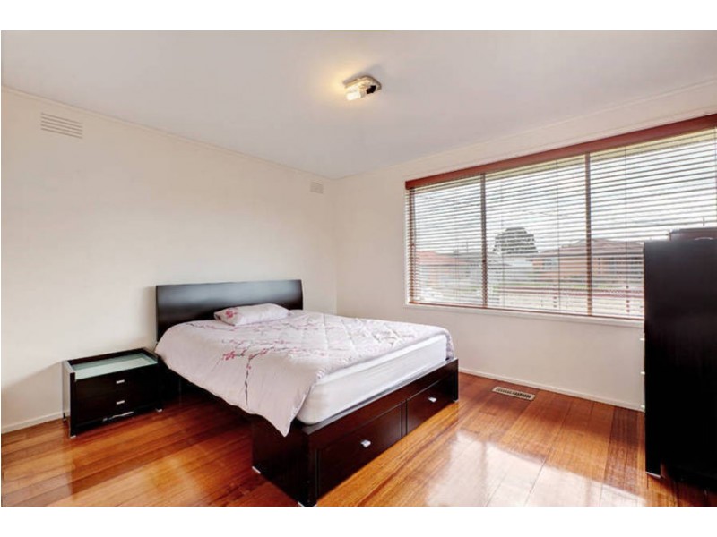 17 Tooradin Avenue, Dallas VIC 3047