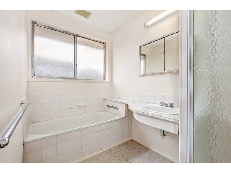 17 Tooradin Avenue, Dallas VIC 3047