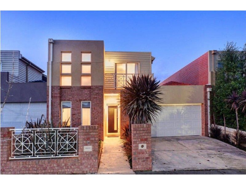 7 Flowerdale Crescent, Roxburgh Park VIC 3064