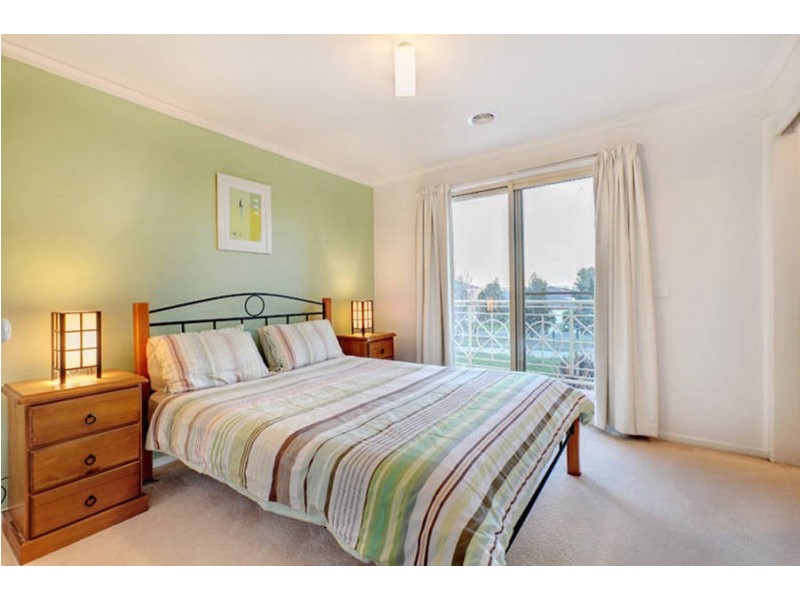 7 Flowerdale Crescent, Roxburgh Park VIC 3064