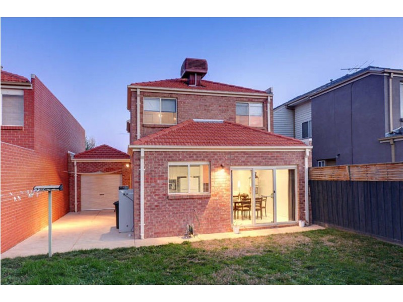 7 Flowerdale Crescent, Roxburgh Park VIC 3064