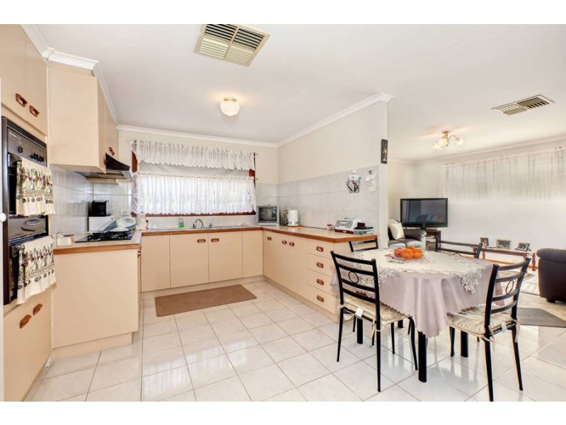 19 Kanooka Grove, Meadow Heights VIC 3048