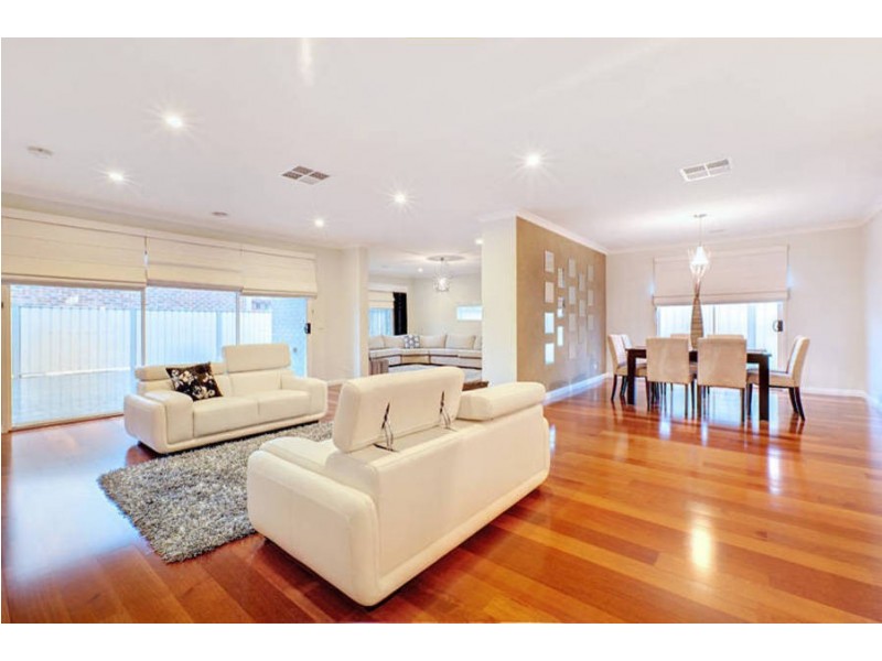 15 Broadway Street, Roxburgh Park VIC 3064