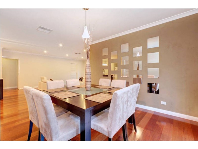 15 Broadway Street, Roxburgh Park VIC 3064