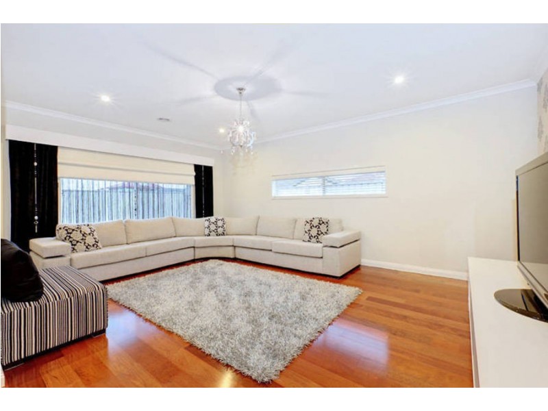 15 Broadway Street, Roxburgh Park VIC 3064