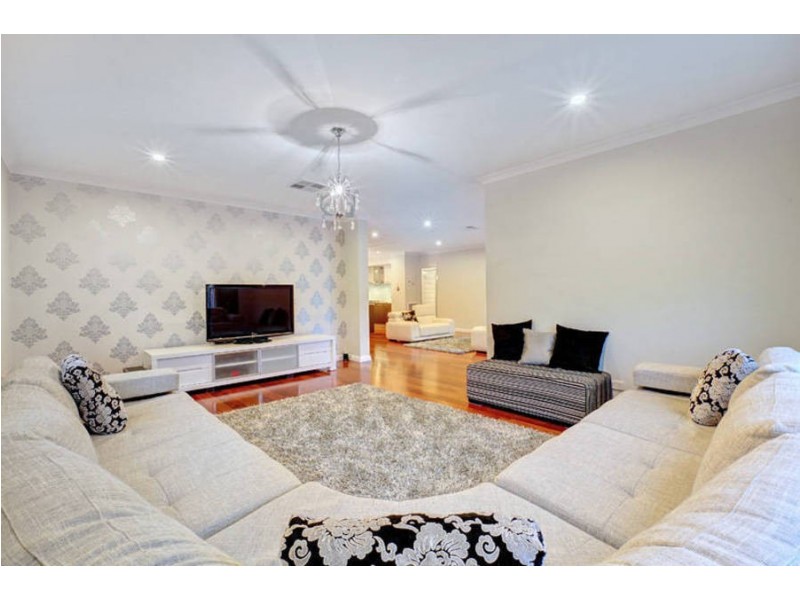 15 Broadway Street, Roxburgh Park VIC 3064