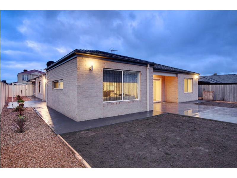 15 Broadway Street, Roxburgh Park VIC 3064