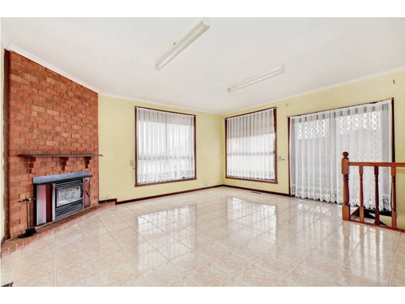 11 Knight Court, Meadow Heights VIC 3048