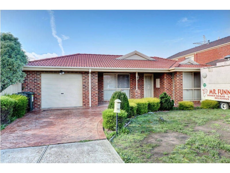 23 McIntyre Avenue, Roxburgh Park VIC 3064