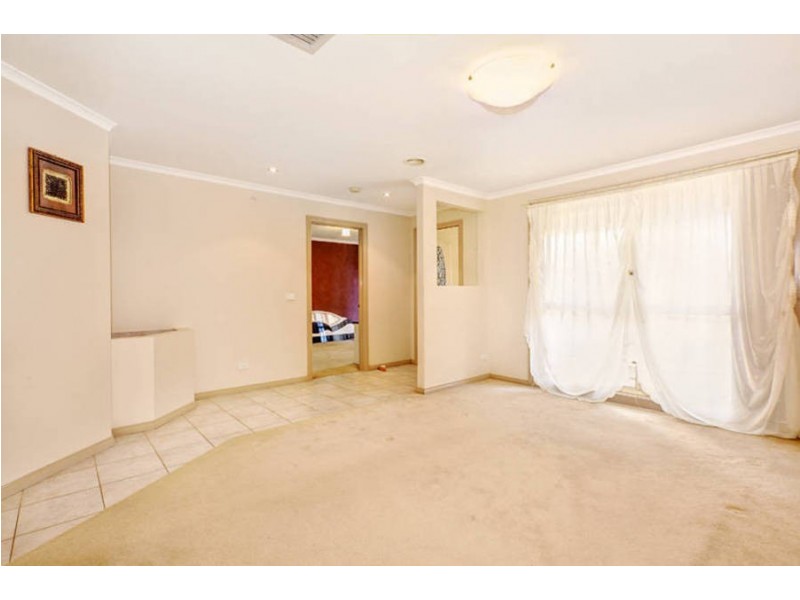 23 McIntyre Avenue, Roxburgh Park VIC 3064