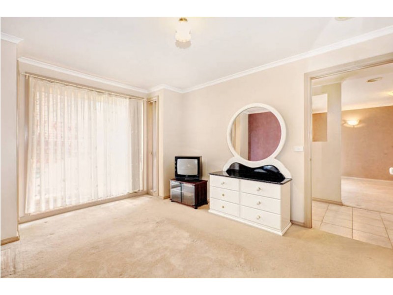 23 McIntyre Avenue, Roxburgh Park VIC 3064