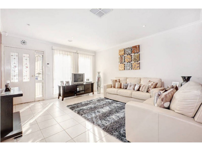 6 Mayfield Mews, Roxburgh Park VIC 3064