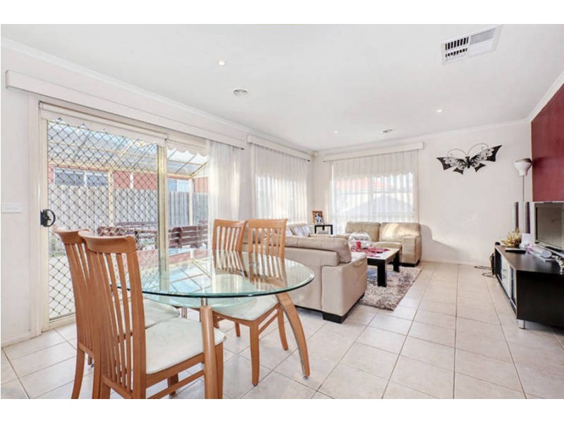 6 Mayfield Mews, Roxburgh Park VIC 3064