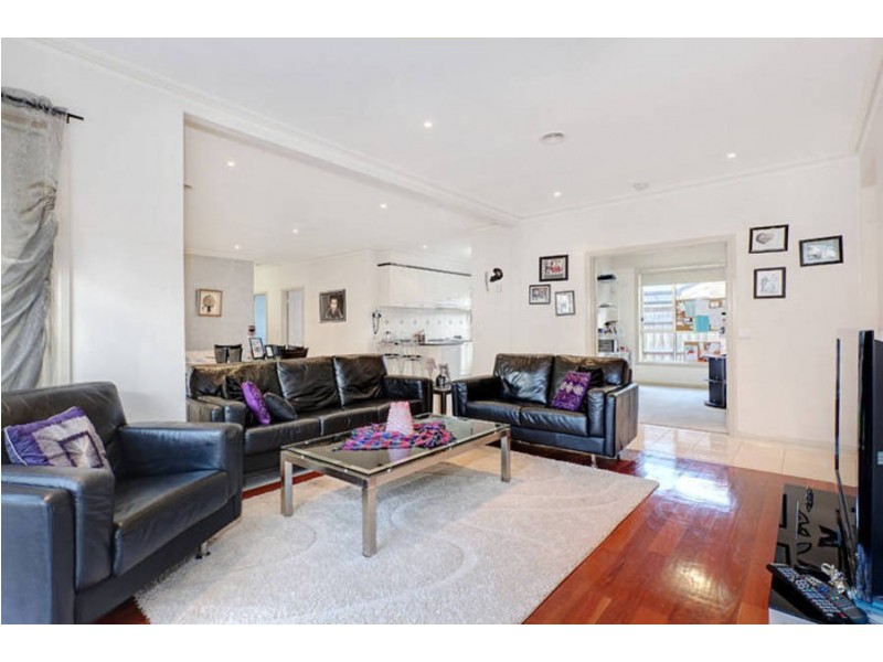 8 Mayfield Mews, Roxburgh Park VIC 3064