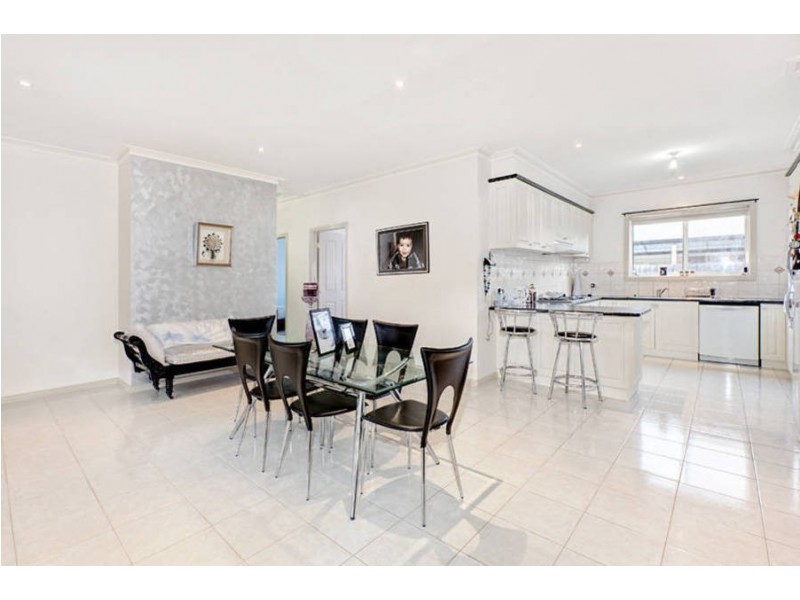 8 Mayfield Mews, Roxburgh Park VIC 3064