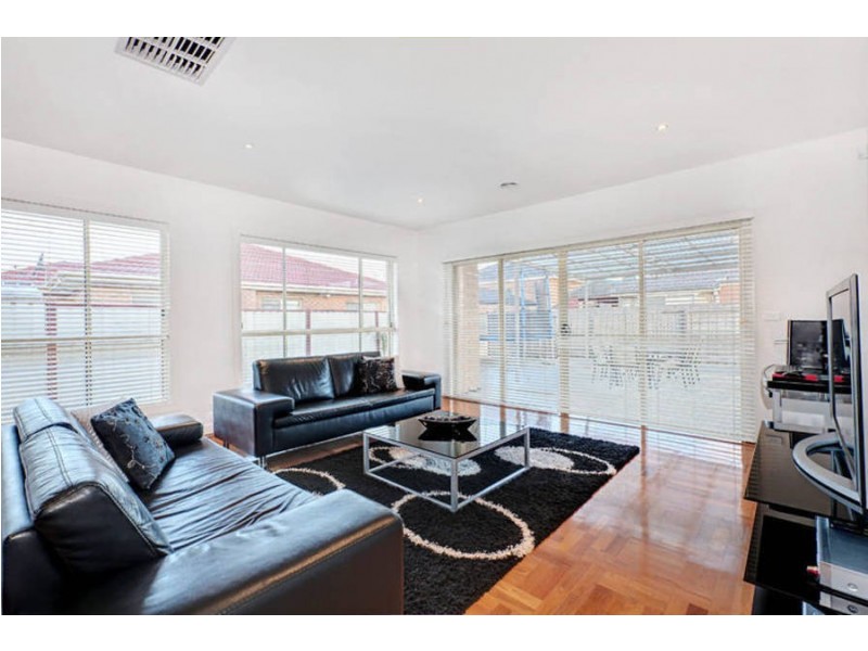 21 Broadway Street, Roxburgh Park VIC 3064