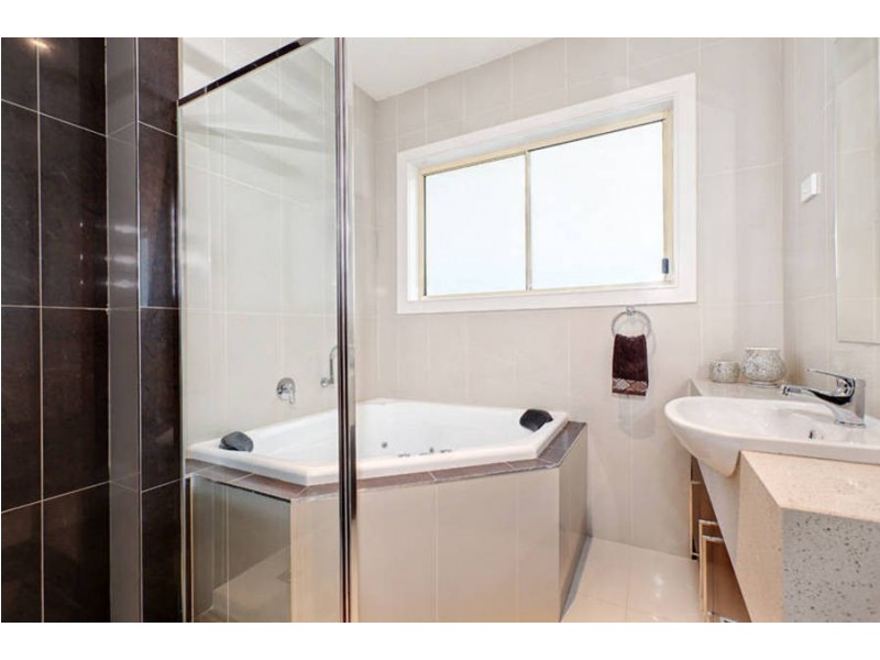 21 Broadway Street, Roxburgh Park VIC 3064