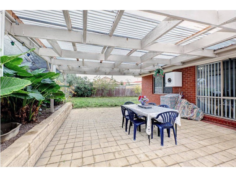 8 Shearer Place, Roxburgh Park VIC 3064