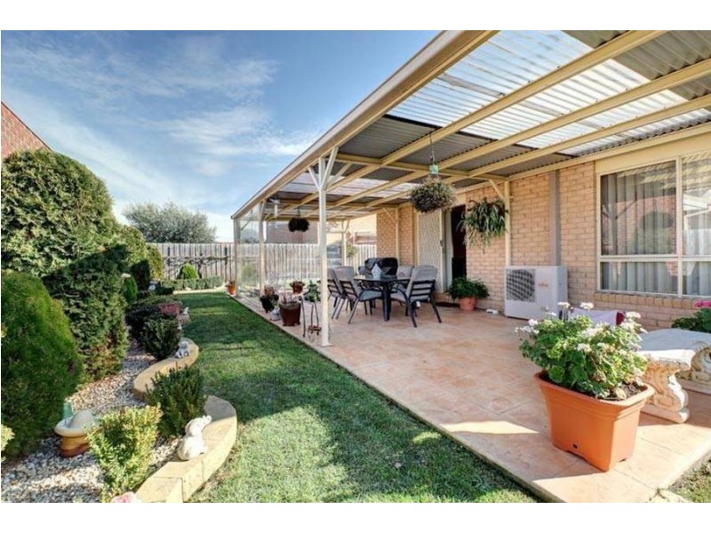 7 Salween Crescent, Roxburgh Park VIC 3064