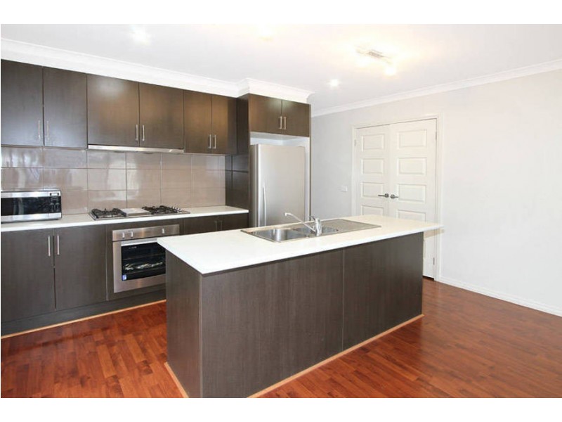 34 Burrora Way, Craigieburn VIC 3064