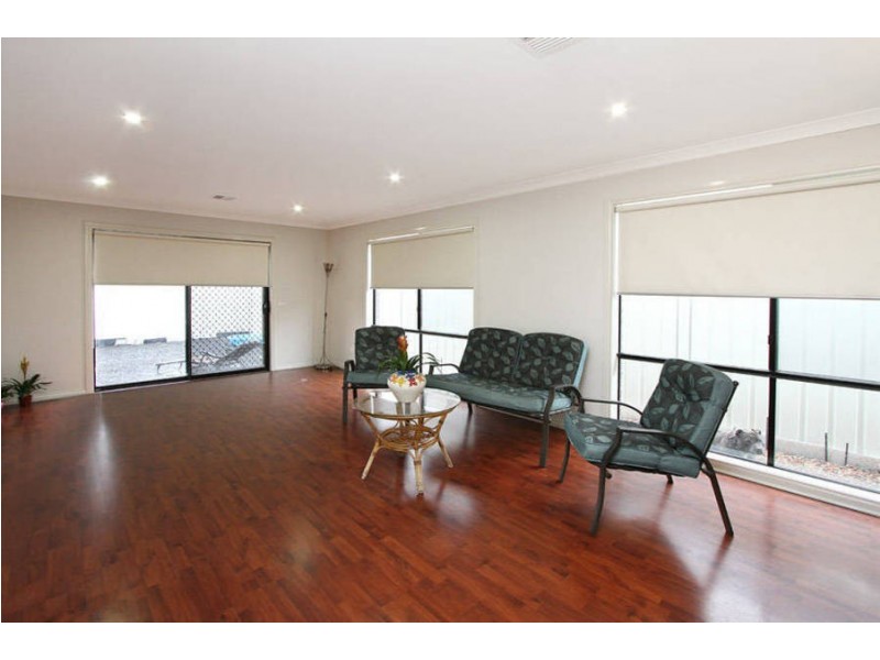 34 Burrora Way, Craigieburn VIC 3064