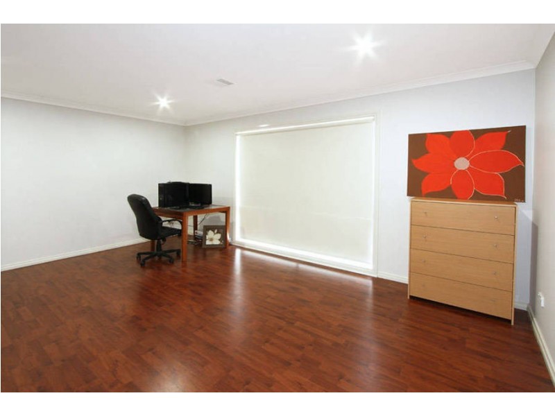 34 Burrora Way, Craigieburn VIC 3064