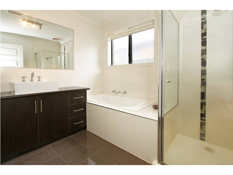 34 Burrora Way, Craigieburn VIC 3064