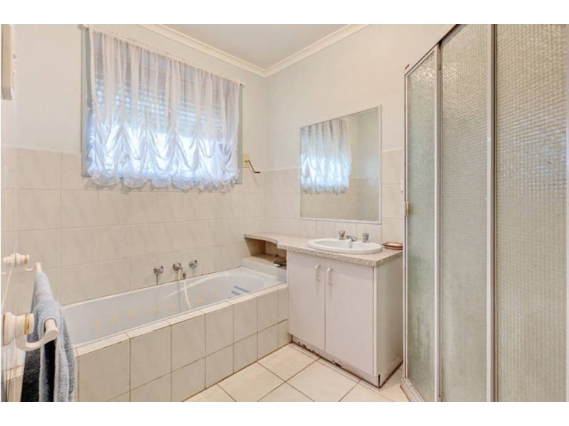 14 Wirilda Court, Meadow Heights VIC 3048