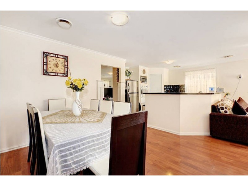 9 Crespin Place, Roxburgh Park VIC 3064