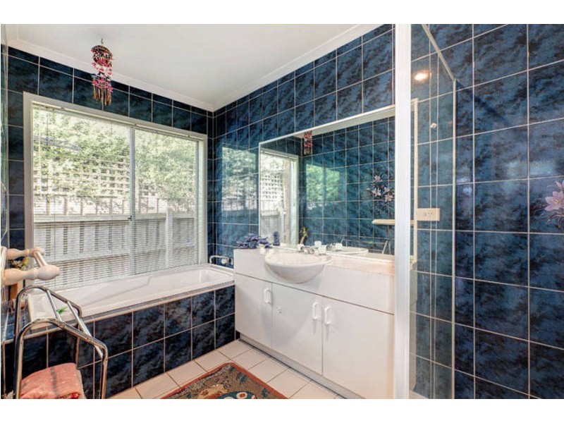 9 Crespin Place, Roxburgh Park VIC 3064