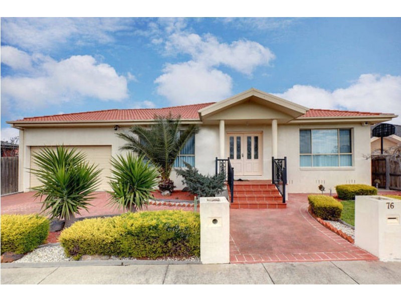 76 Kennedy Parade, Roxburgh Park VIC 3064