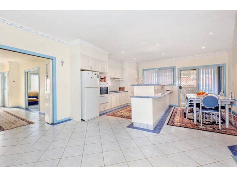 76 Kennedy Parade, Roxburgh Park VIC 3064
