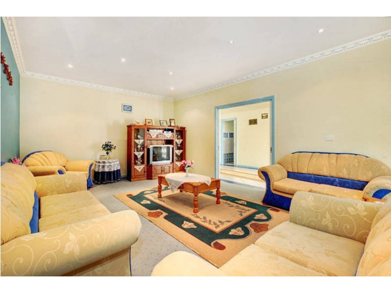76 Kennedy Parade, Roxburgh Park VIC 3064