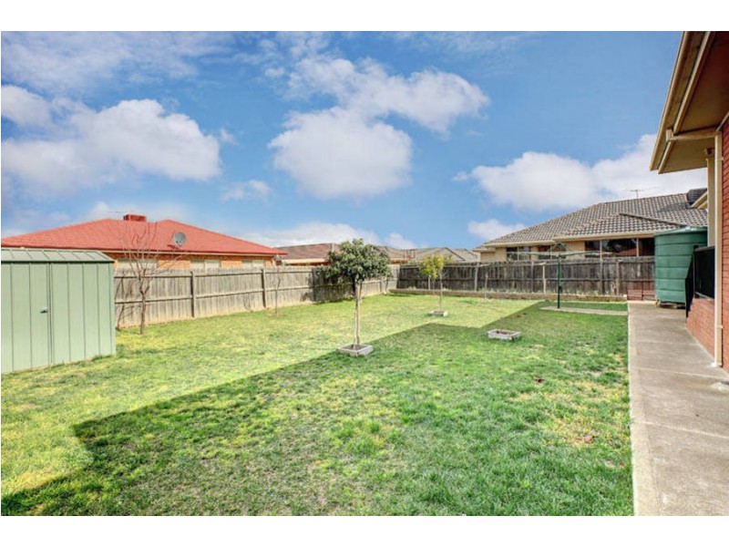 76 Kennedy Parade, Roxburgh Park VIC 3064