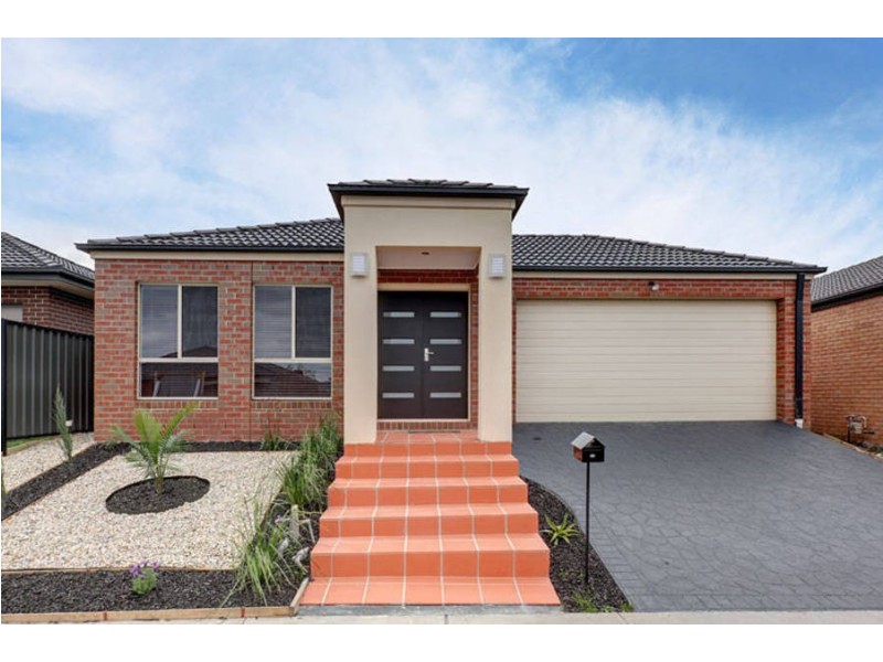 12 Black Range Avenue, Craigieburn VIC 3064