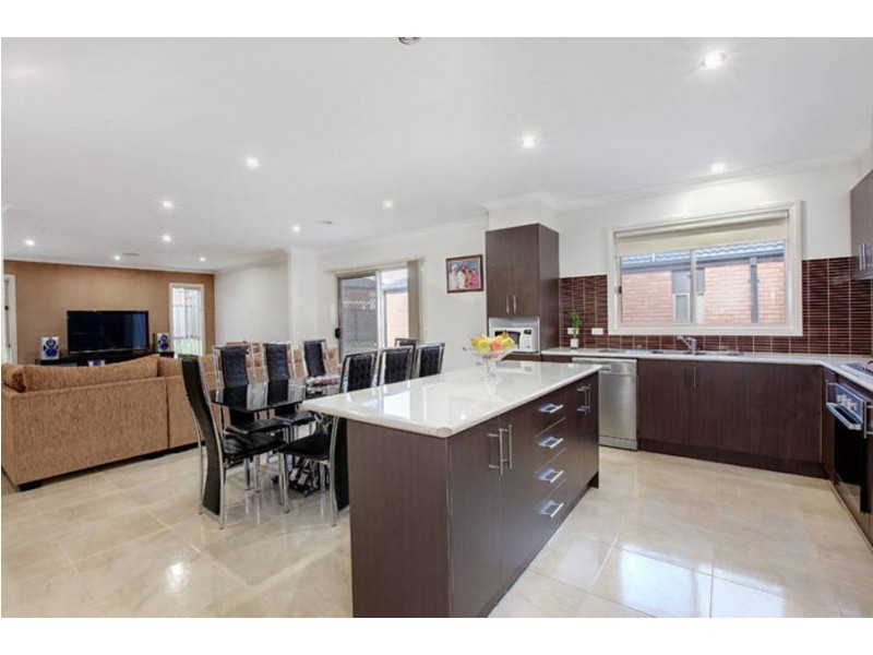 12 Black Range Avenue, Craigieburn VIC 3064