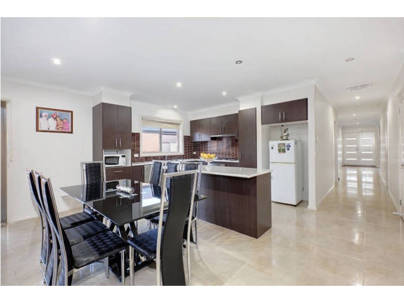 12 Black Range Avenue, Craigieburn VIC 3064