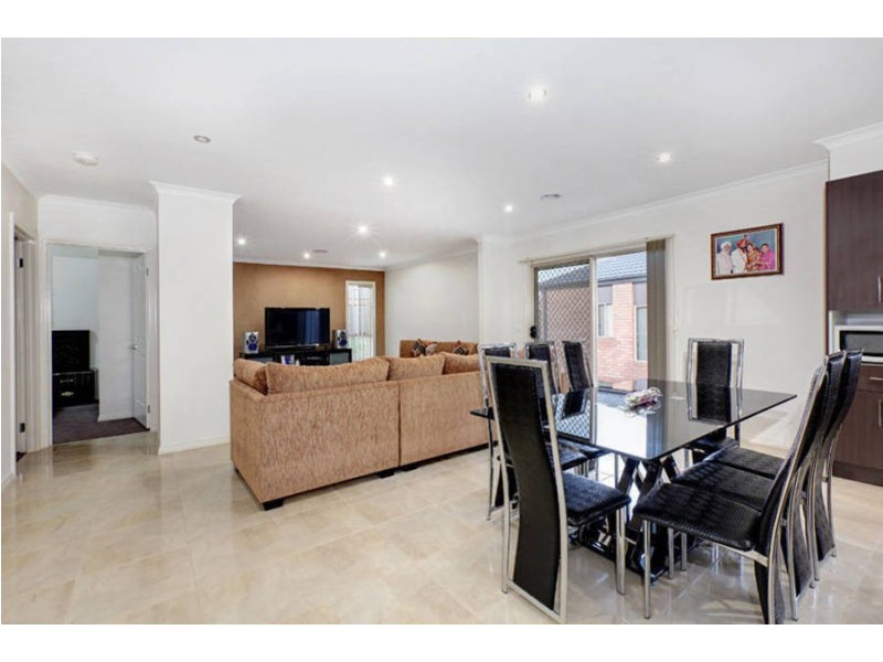 12 Black Range Avenue, Craigieburn VIC 3064