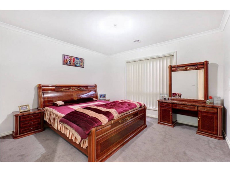 12 Black Range Avenue, Craigieburn VIC 3064
