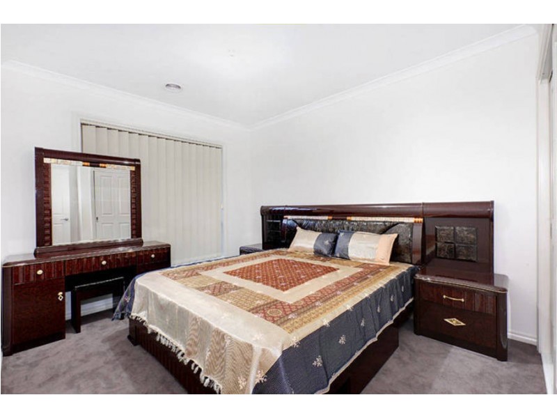 12 Black Range Avenue, Craigieburn VIC 3064