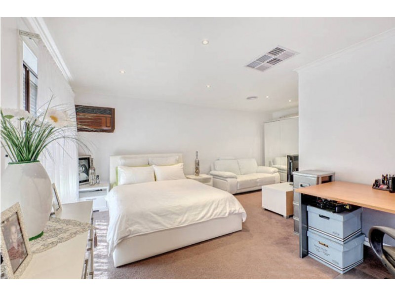 1 Wandin Court, Meadow Heights VIC 3048