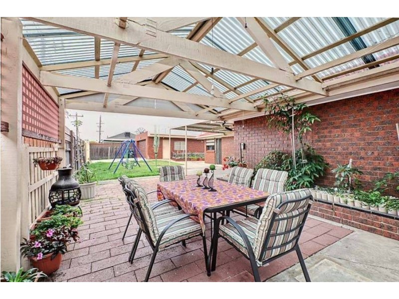 1 Wandin Court, Meadow Heights VIC 3048