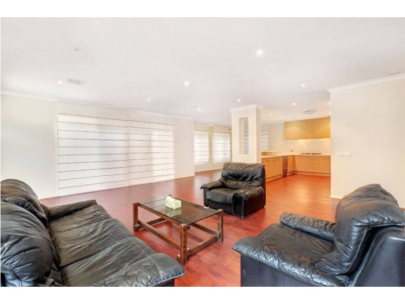 121 Kirkham Drive, Greenvale VIC 3059