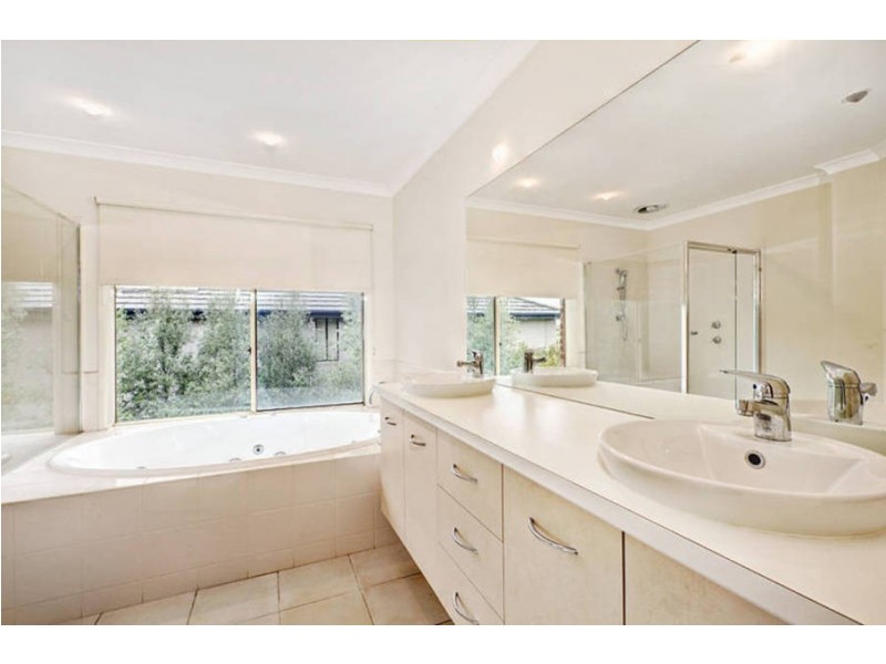 121 Kirkham Drive, Greenvale VIC 3059