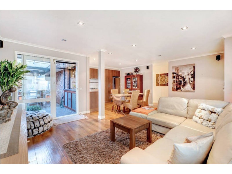 9 Devon Court, Meadow Heights VIC 3048