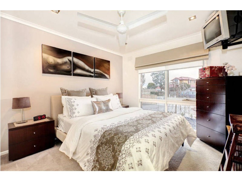 9 Devon Court, Meadow Heights VIC 3048