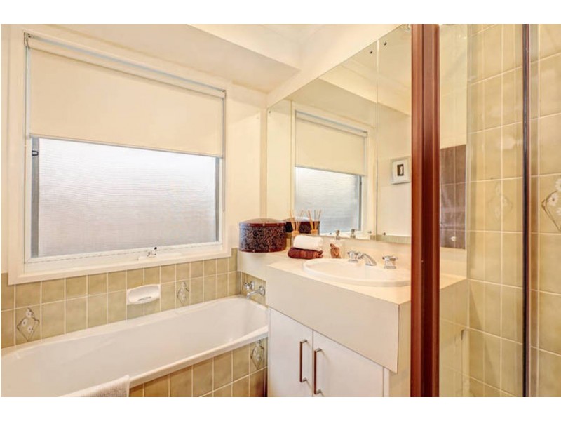 9 Devon Court, Meadow Heights VIC 3048