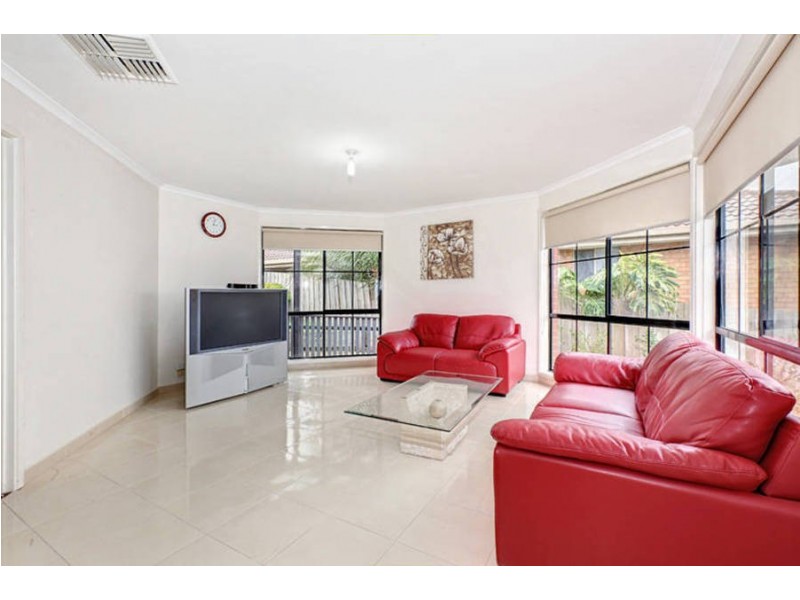 22 Knight Court, Roxburgh Park VIC 3064