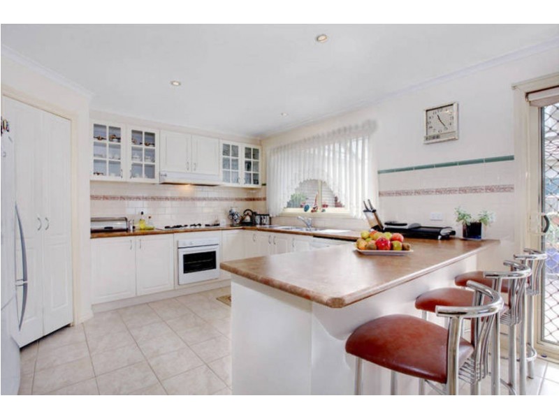 21 Mackellar Drive, Roxburgh Park VIC 3064